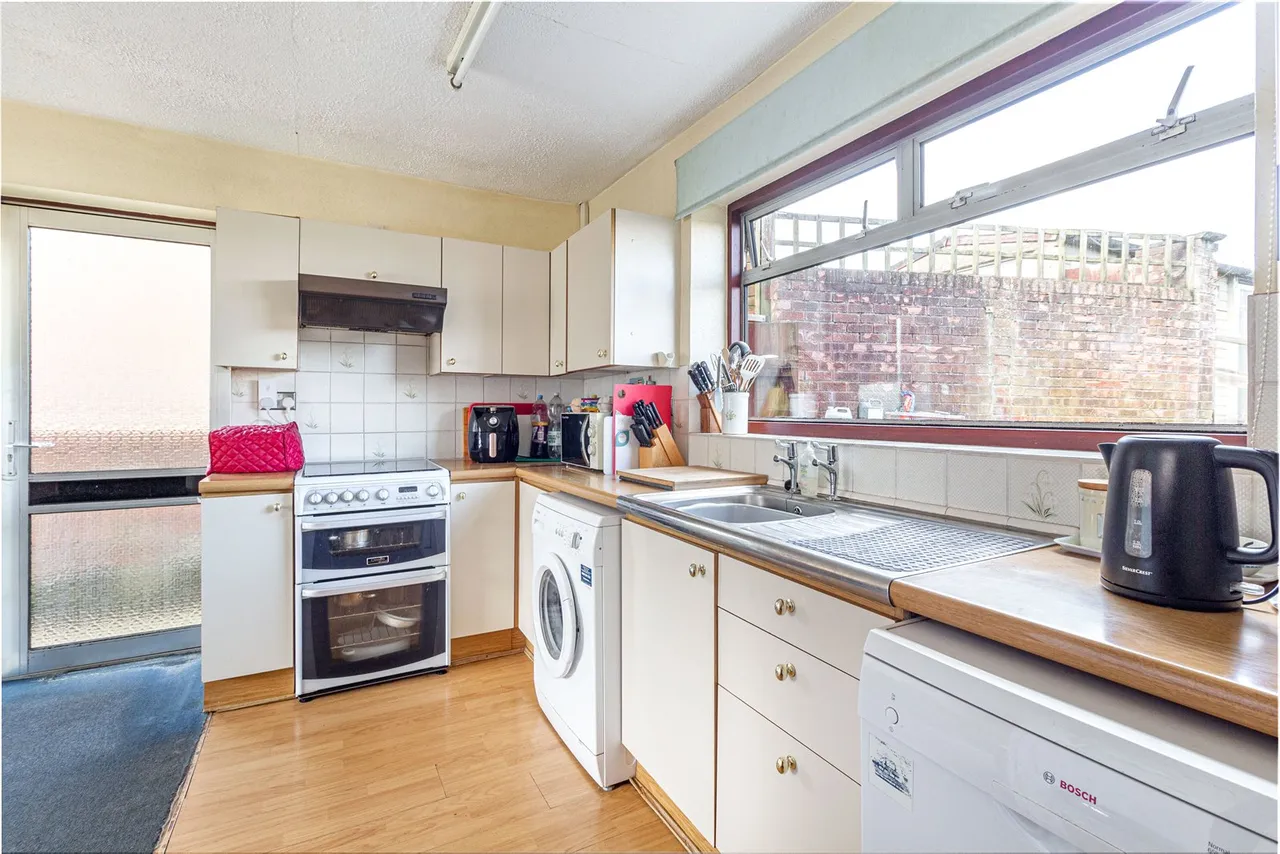Greenlands Avenue, Greenlands, Redditch, Worcestershire, B98 7PZ, photo 6