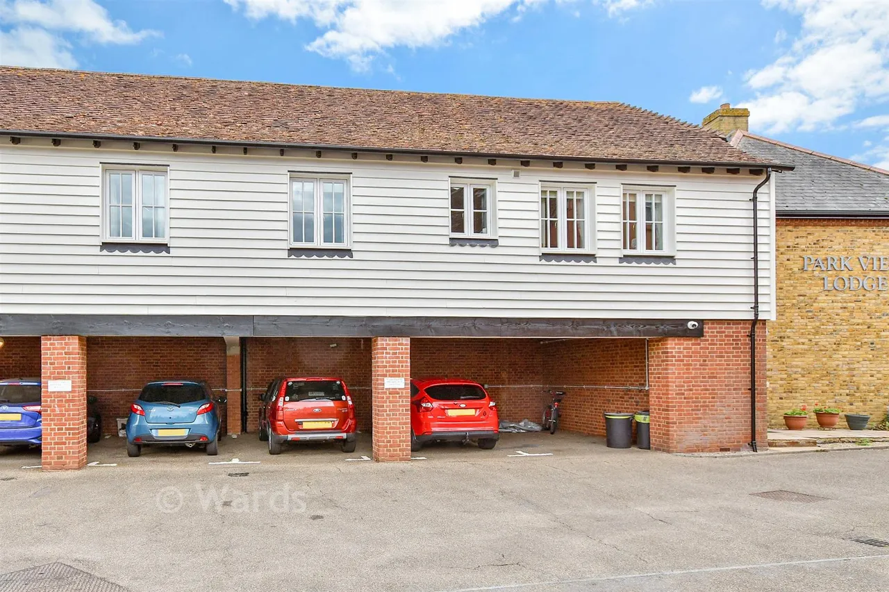 1 bed flat for sale, East Street, Faversham, ME13