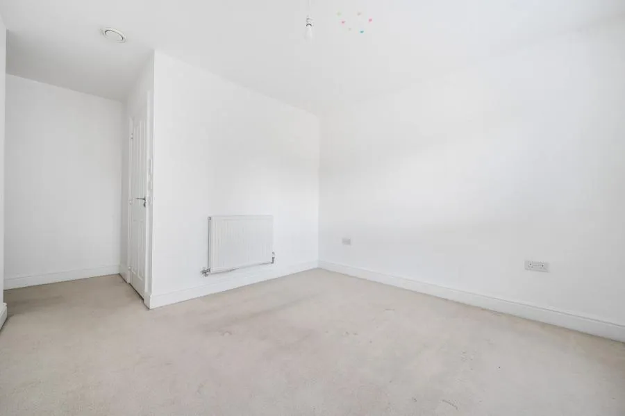 Park Prewett Road, Basingstoke, RG24, photo 9