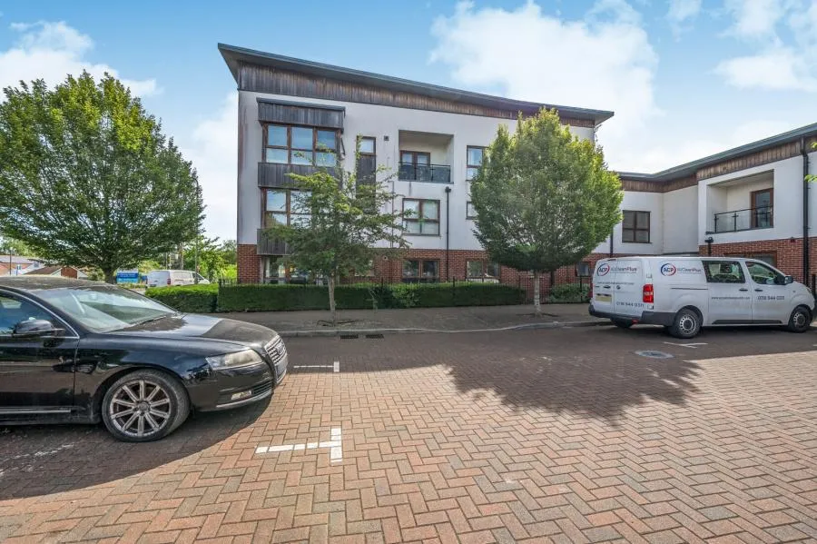 Park Prewett Road, Basingstoke, RG24, photo 10