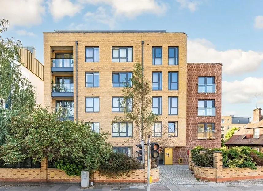 2 bed flat to rent, London Road, Isleworth, TW7