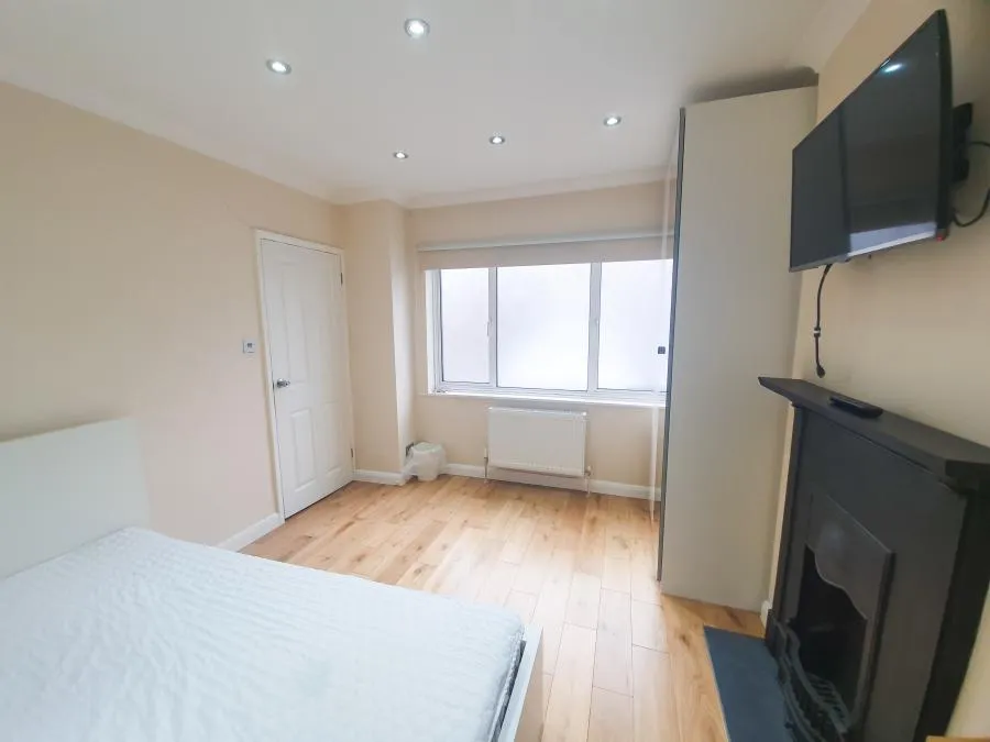 Kings Chase, Brentwood, CM14, photo 3