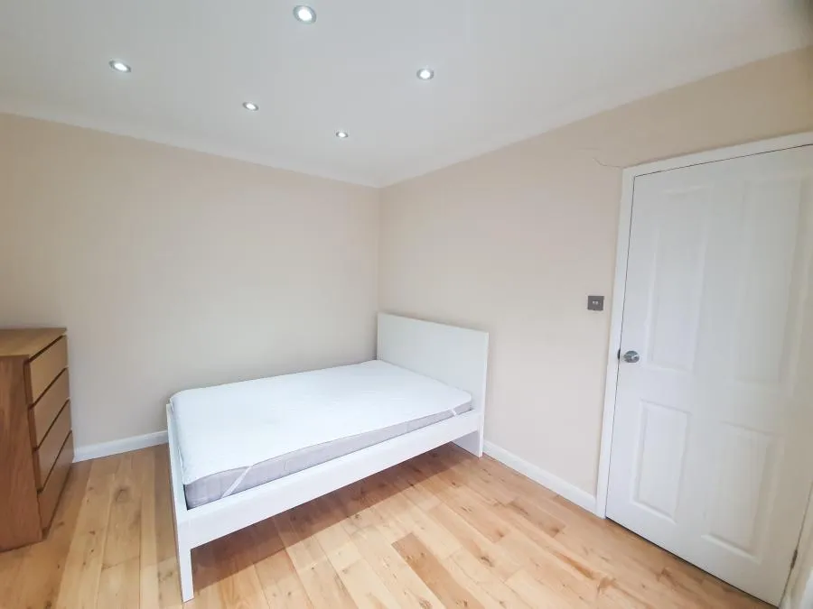 Kings Chase, Brentwood, CM14, photo 4