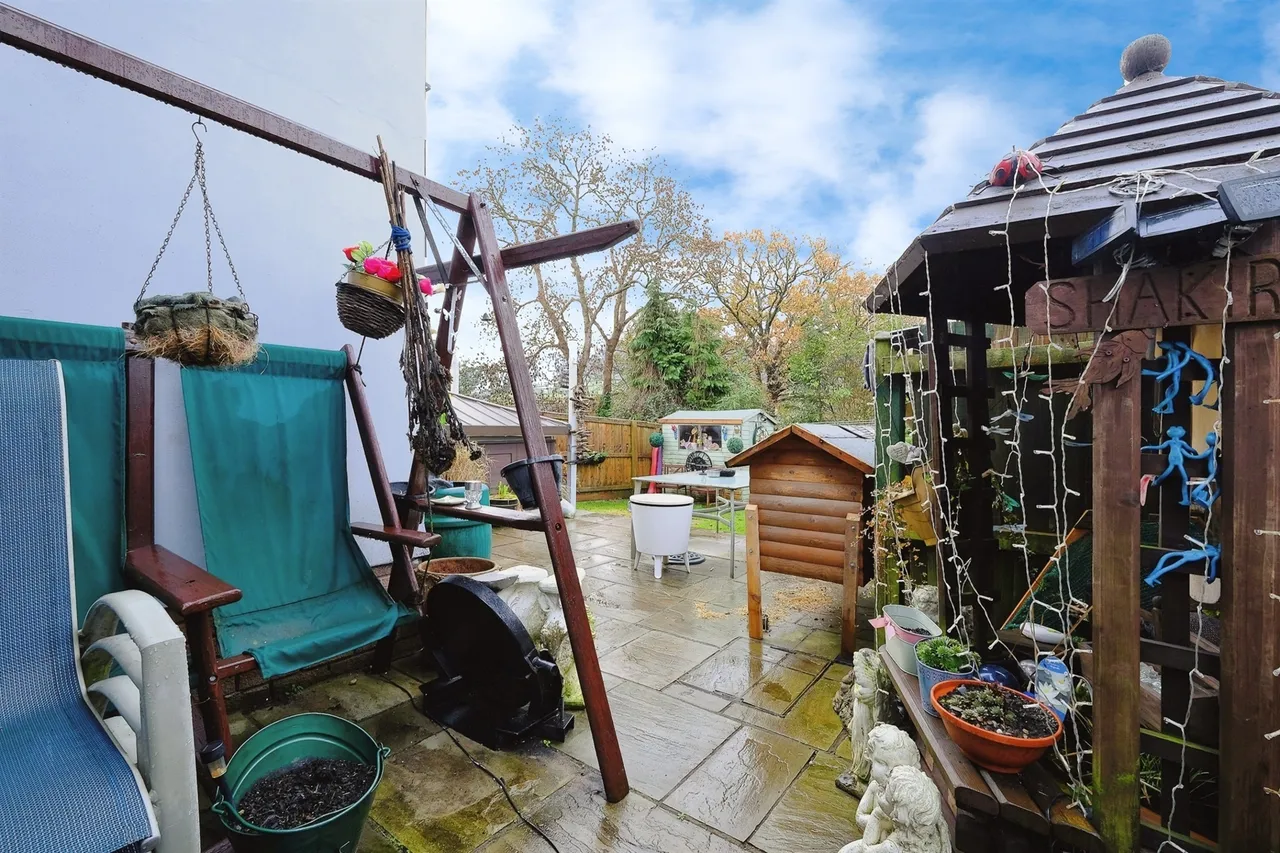 Poorscript Gardens, Abergavenny, NP7, photo 8
