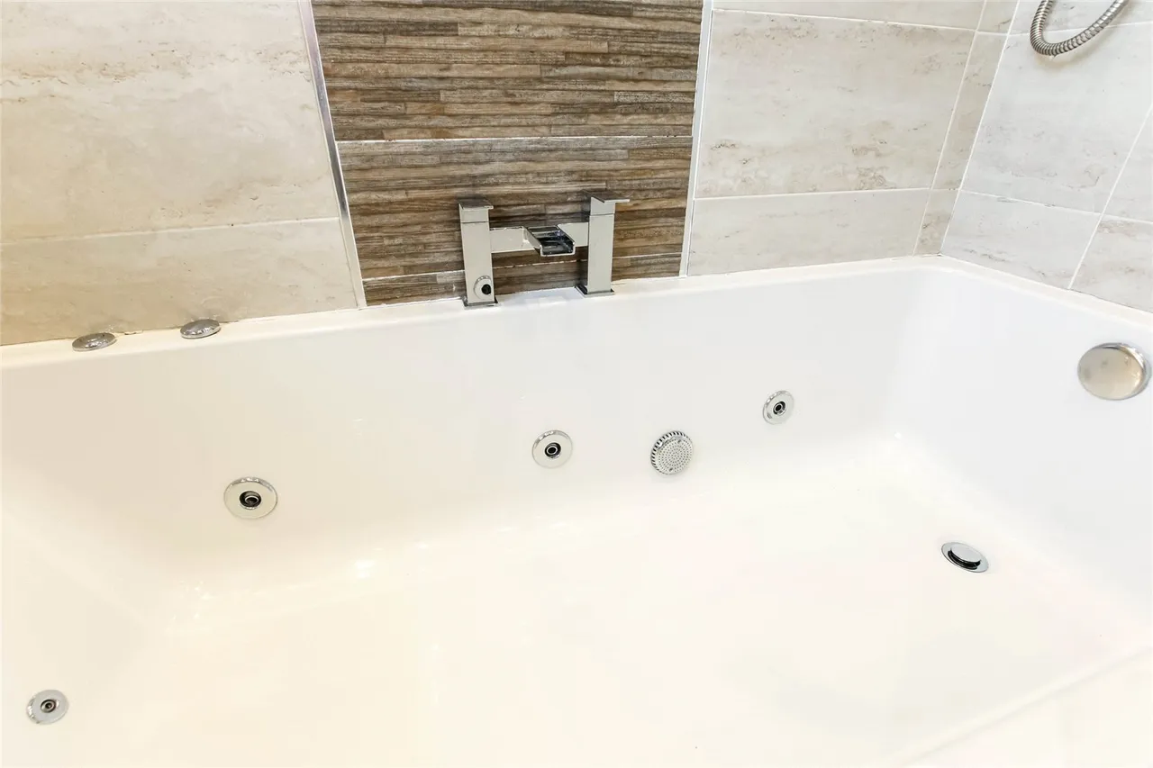 Glendale Avenue, Airdrie, ML6, photo 17