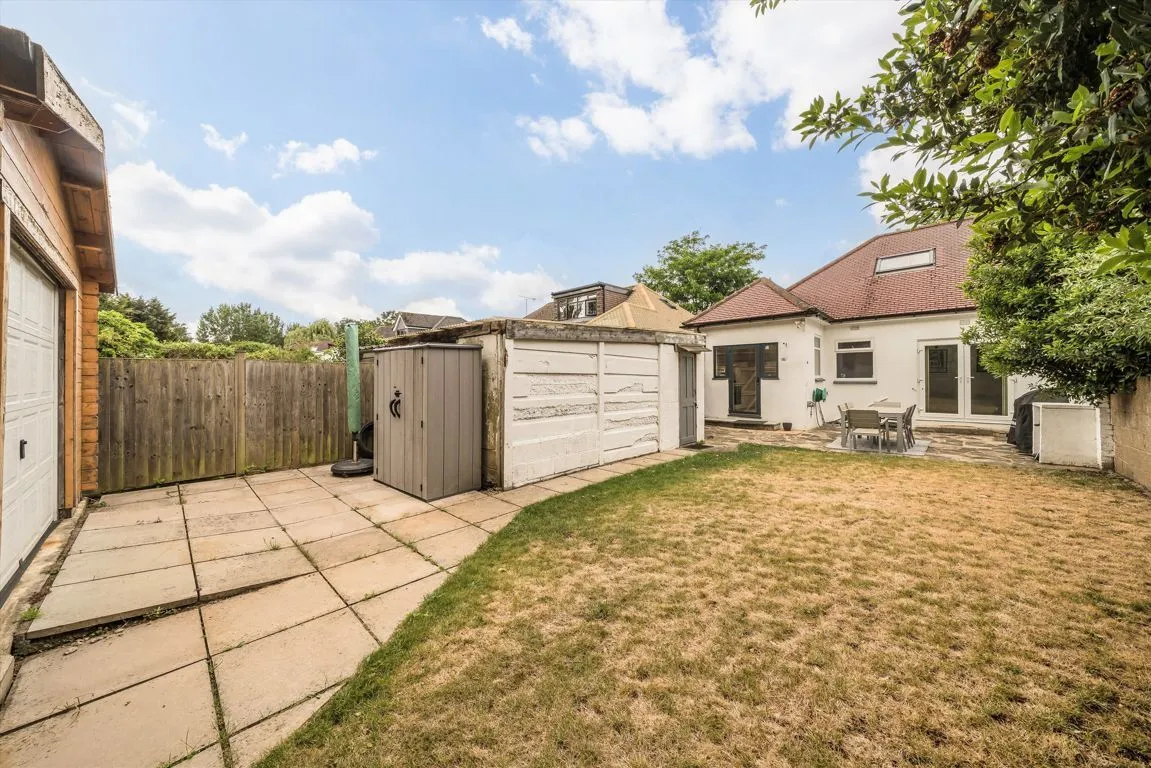 Rosecroft Gardens, TW2, photo 4