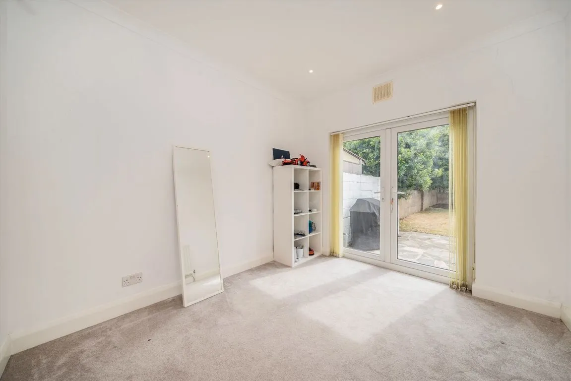 Rosecroft Gardens, TW2, photo 7