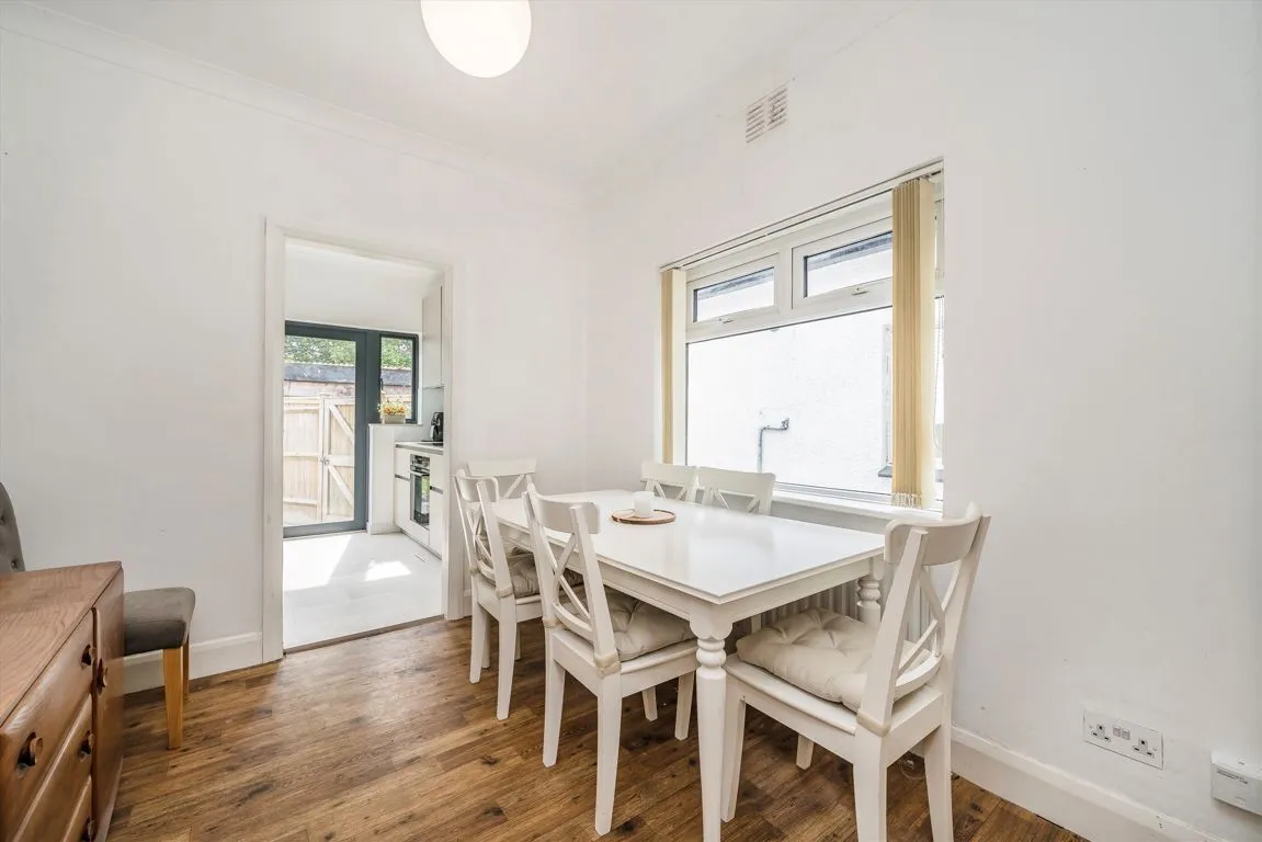Rosecroft Gardens, TW2, photo 5