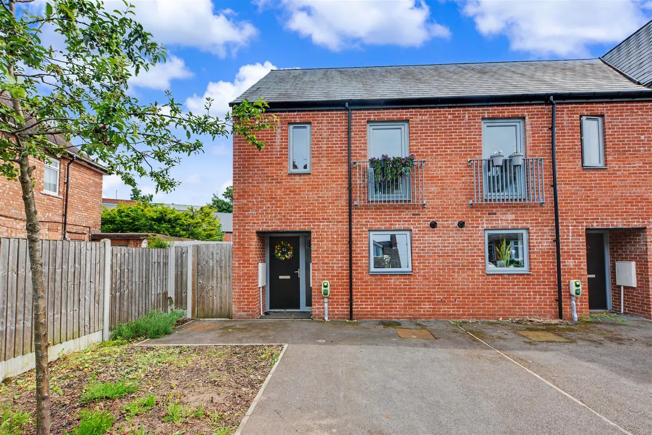 2 bed house for sale, Morley Avenue, Nottingham, NG3