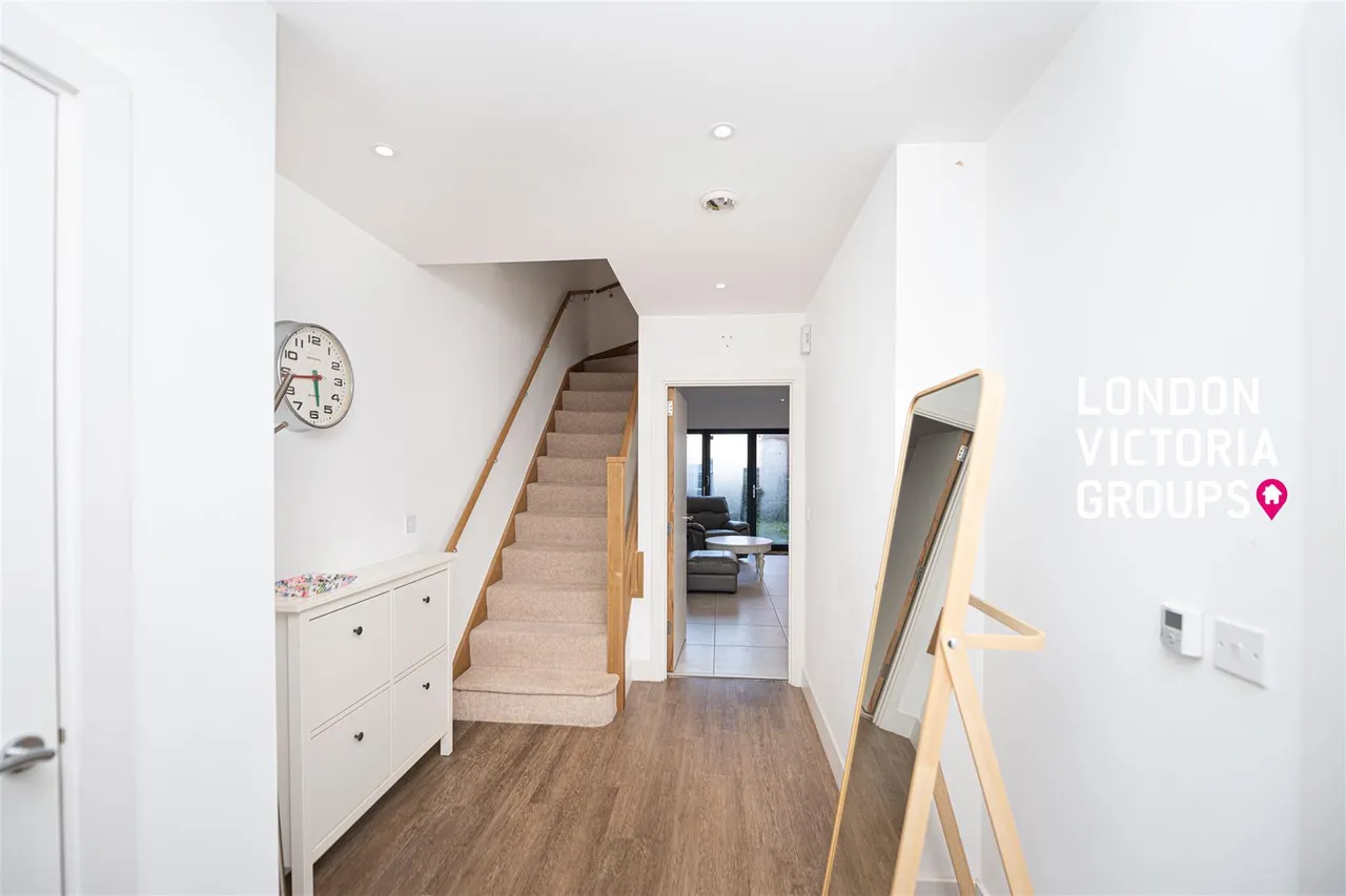 Pipit Drive, London, photo 24