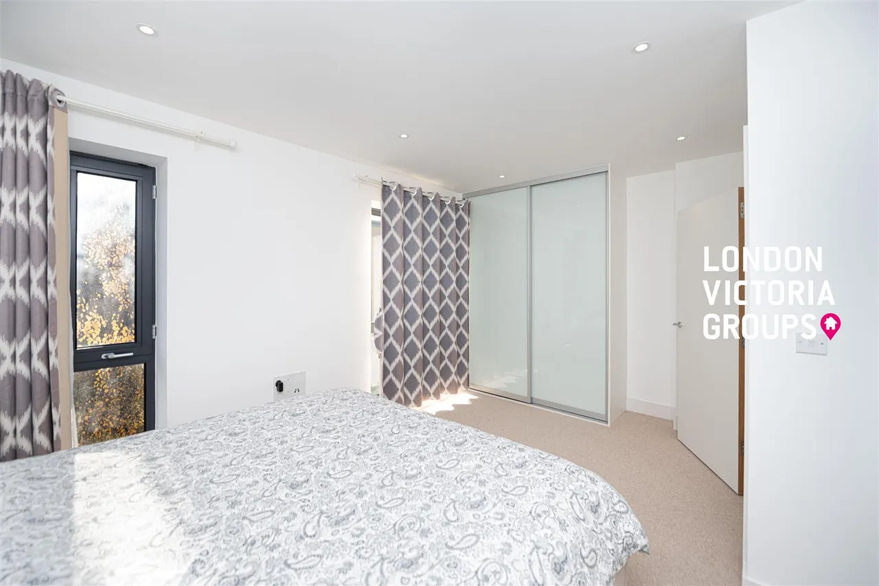 Pipit Drive, London, photo 9