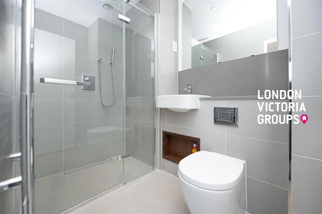 Pipit Drive, London, photo 17