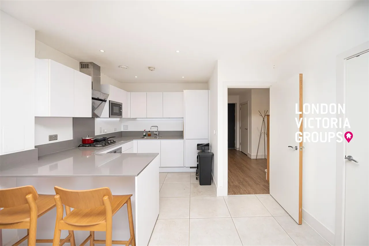 Pipit Drive, London, photo 6