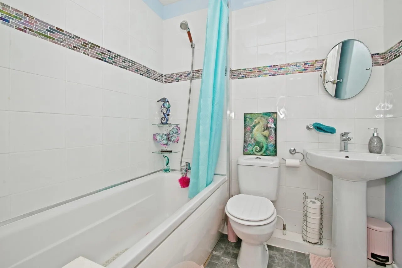 Glendale Crescent, Mount Hawke, TR4, photo 12