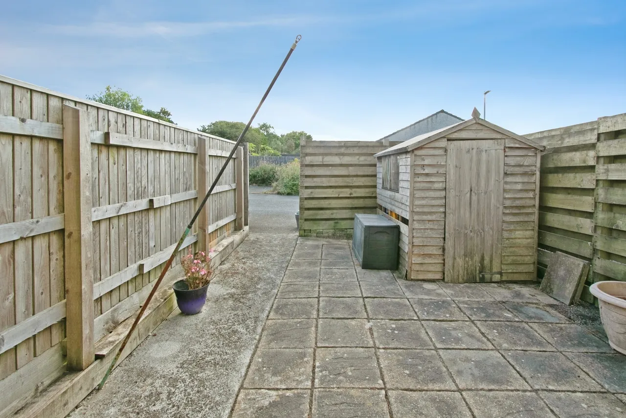 Glendale Crescent, Mount Hawke, TR4, photo 13