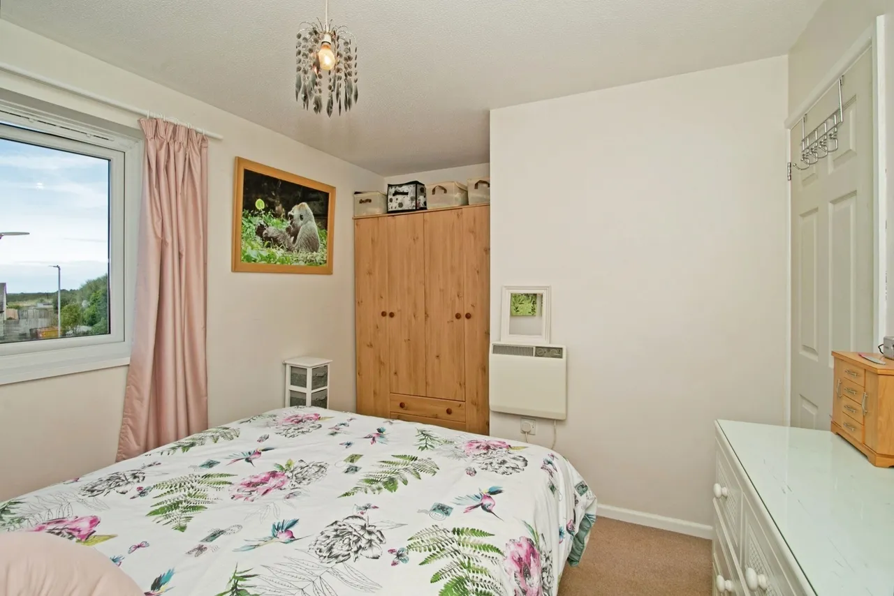 Glendale Crescent, Mount Hawke, TR4, photo 9
