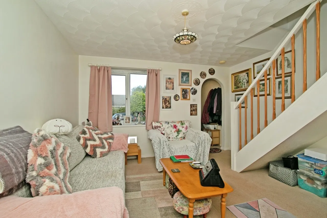 Glendale Crescent, Mount Hawke, TR4, photo 5