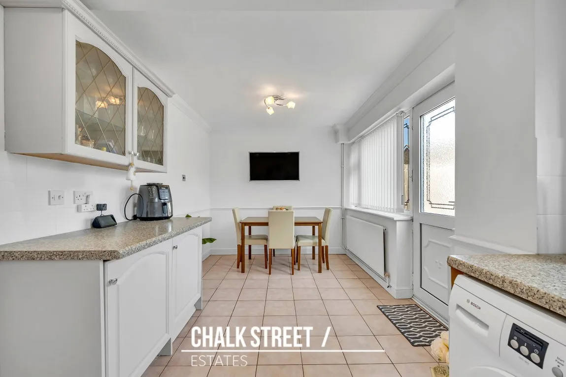 Tangmere Crescent, Hornchurch, RM12 5PX, photo 8