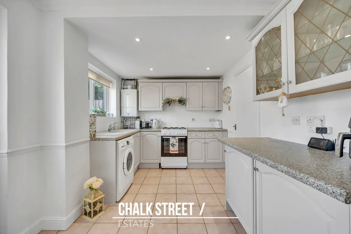 Tangmere Crescent, Hornchurch, RM12 5PX, photo 4