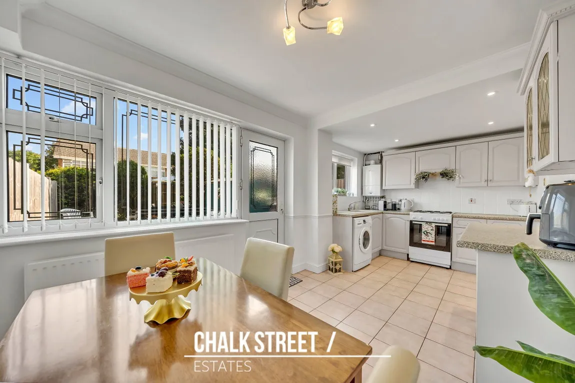 Tangmere Crescent, Hornchurch, RM12 5PX, photo 5