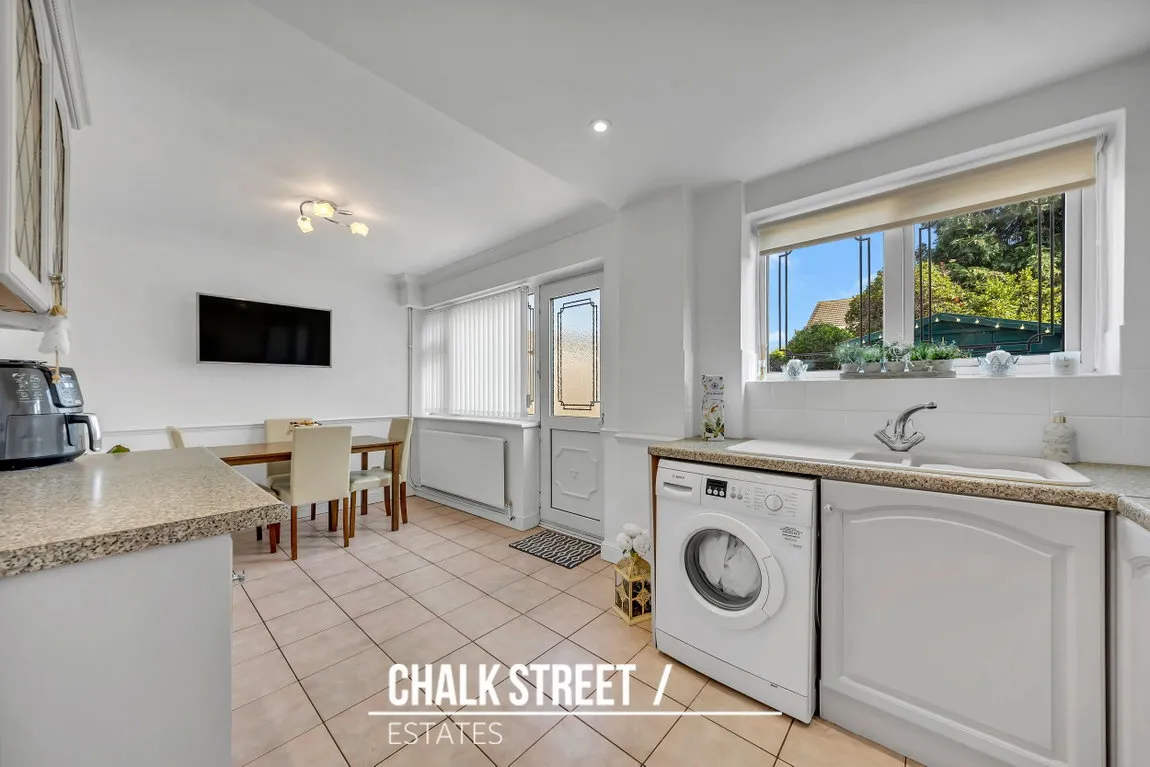 Tangmere Crescent, Hornchurch, RM12 5PX, photo 7