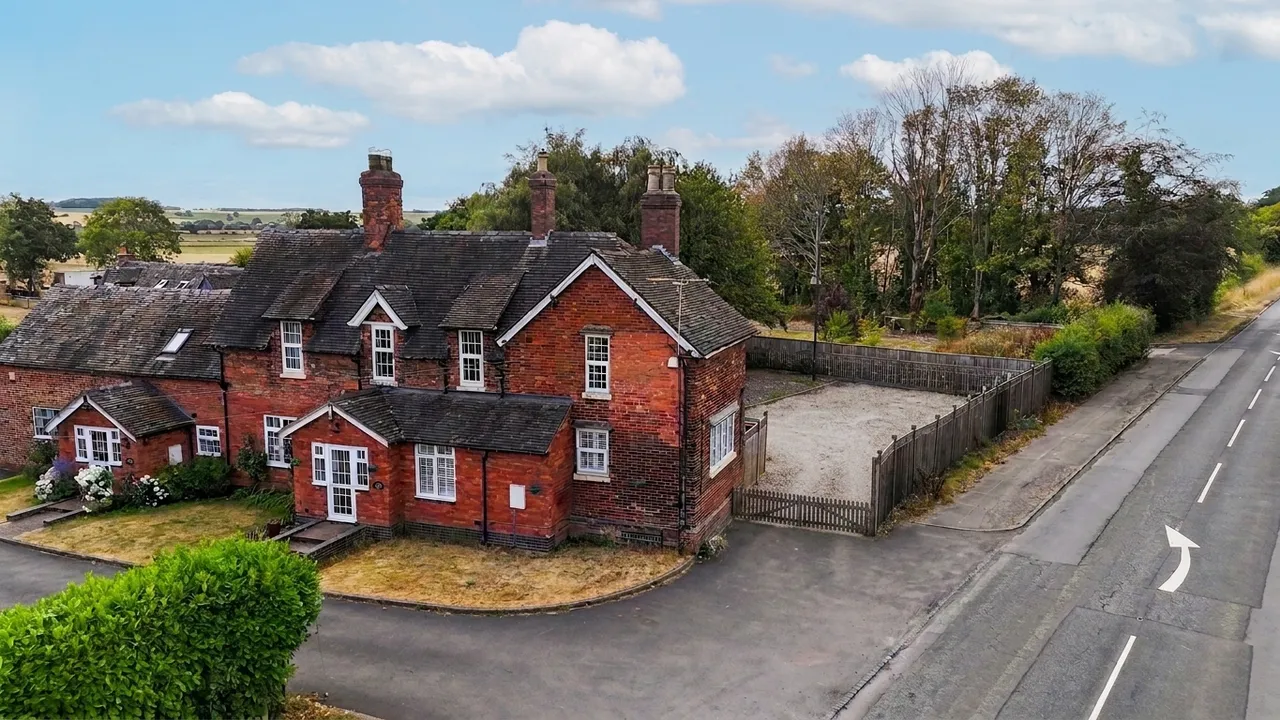 3 bed house for sale, The Plough, Amerton, ST18