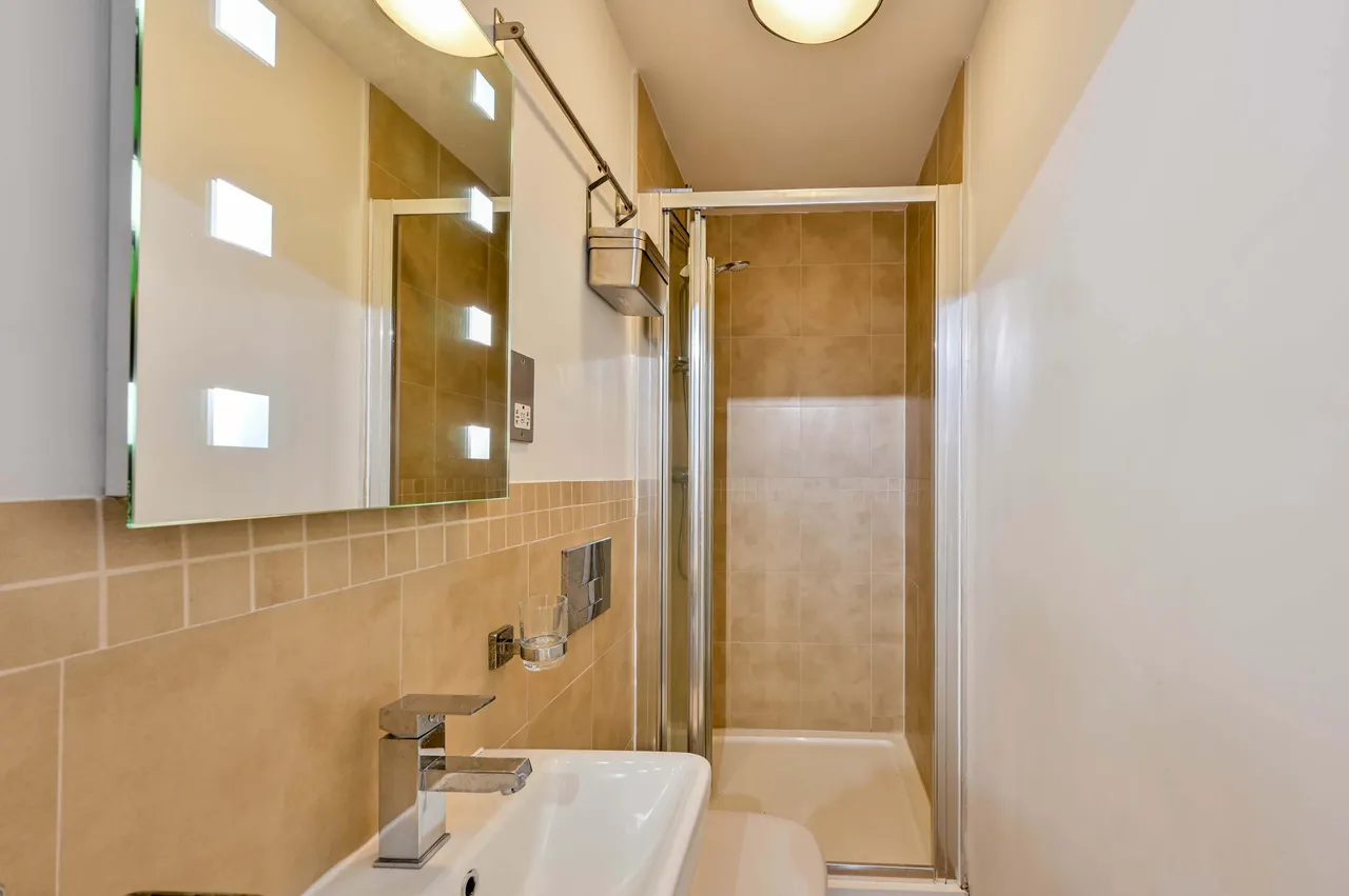 Kingston Upon Thames, KT1, photo 6