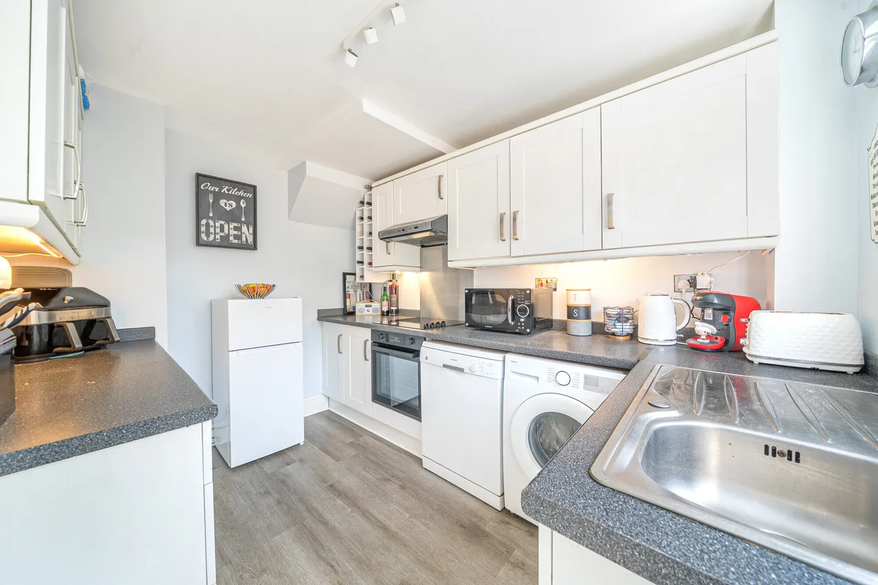 Ward Close, Ware, SG12, photo 6