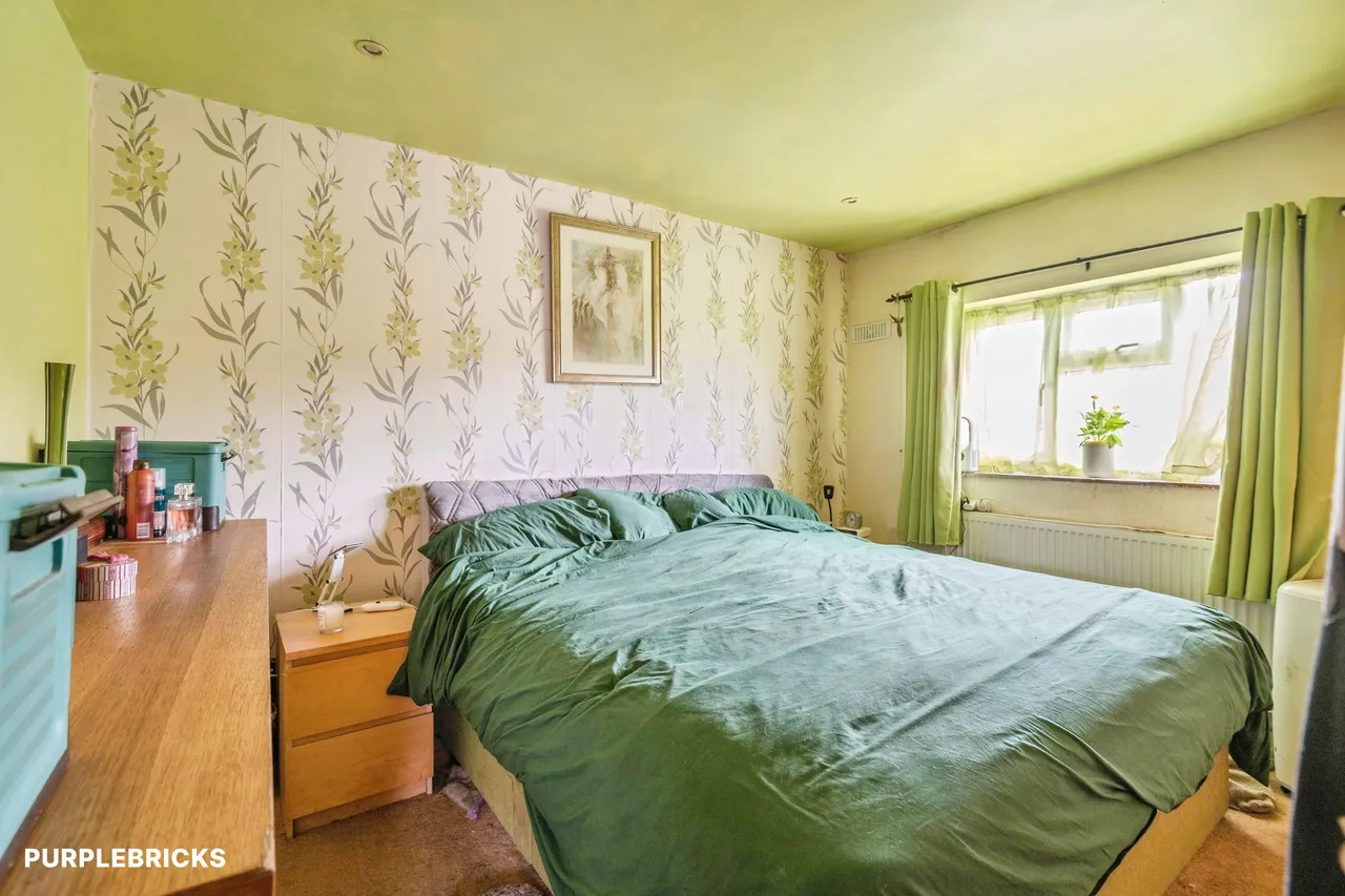 Pound Crescent, Leatherhead, KT22, photo 11
