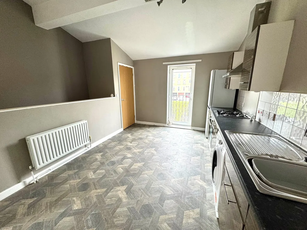 Old Chester Road, Birkenhead, CH41, photo 3