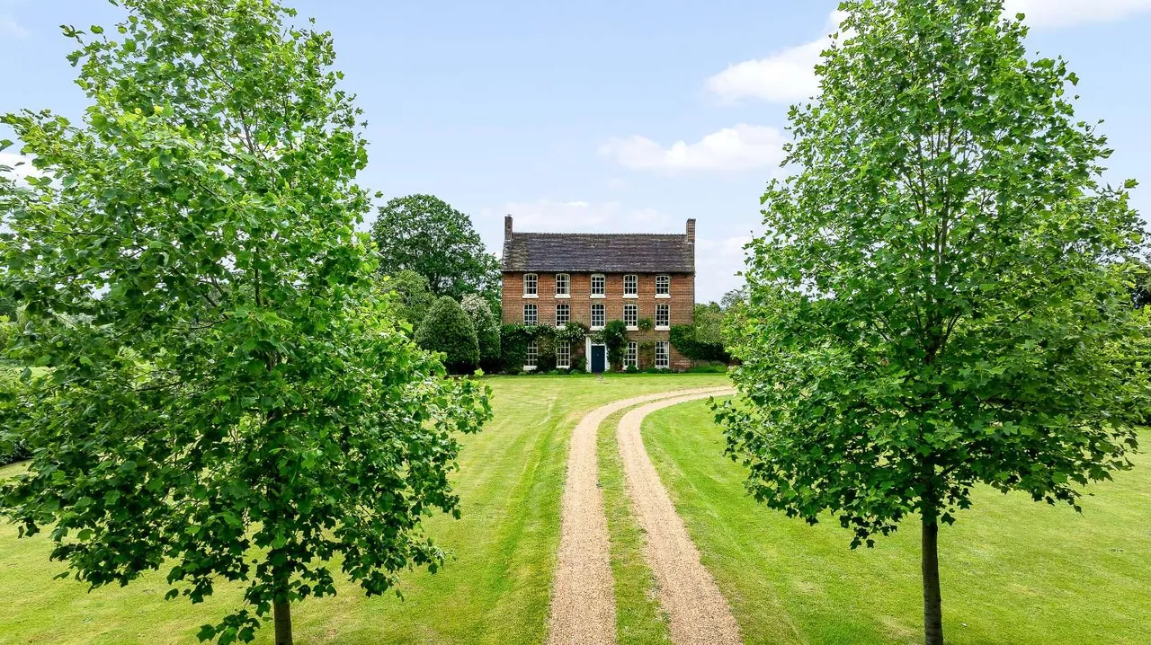 7 bed house for sale — Caynton, Newport, Shropshire, TF10 8NF