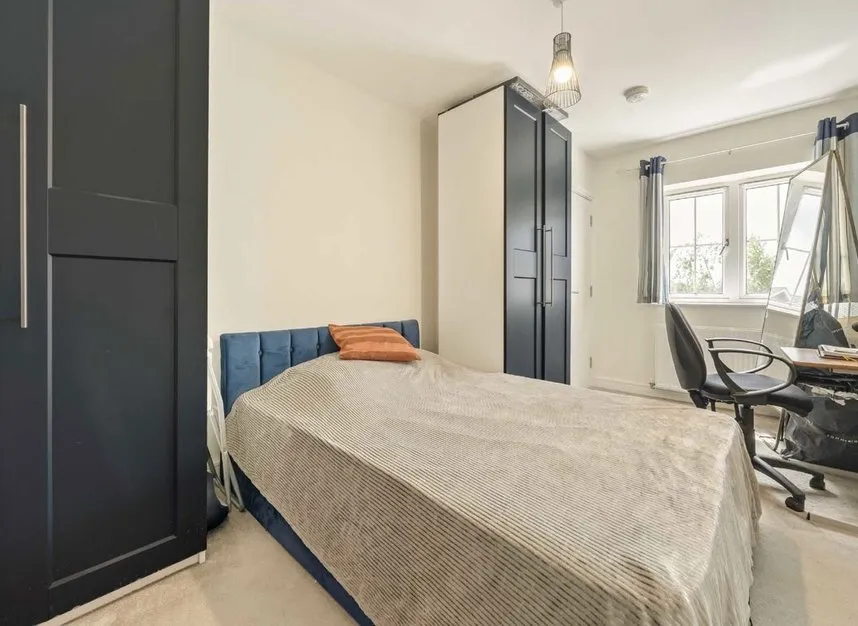 Gatehouse Close, Ashford, TW15, photo 5