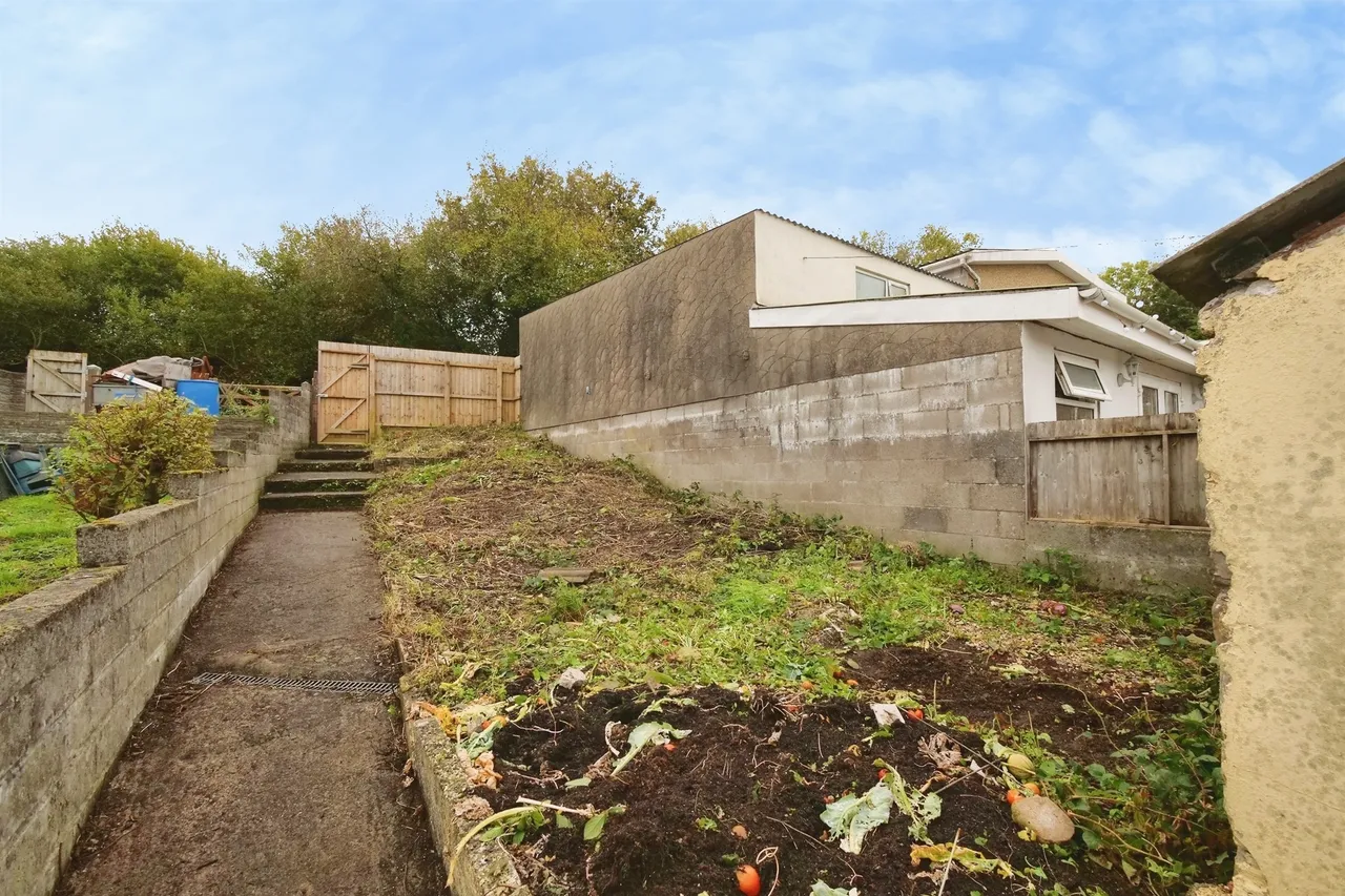 New Road, Bridgend, CF33, photo 17