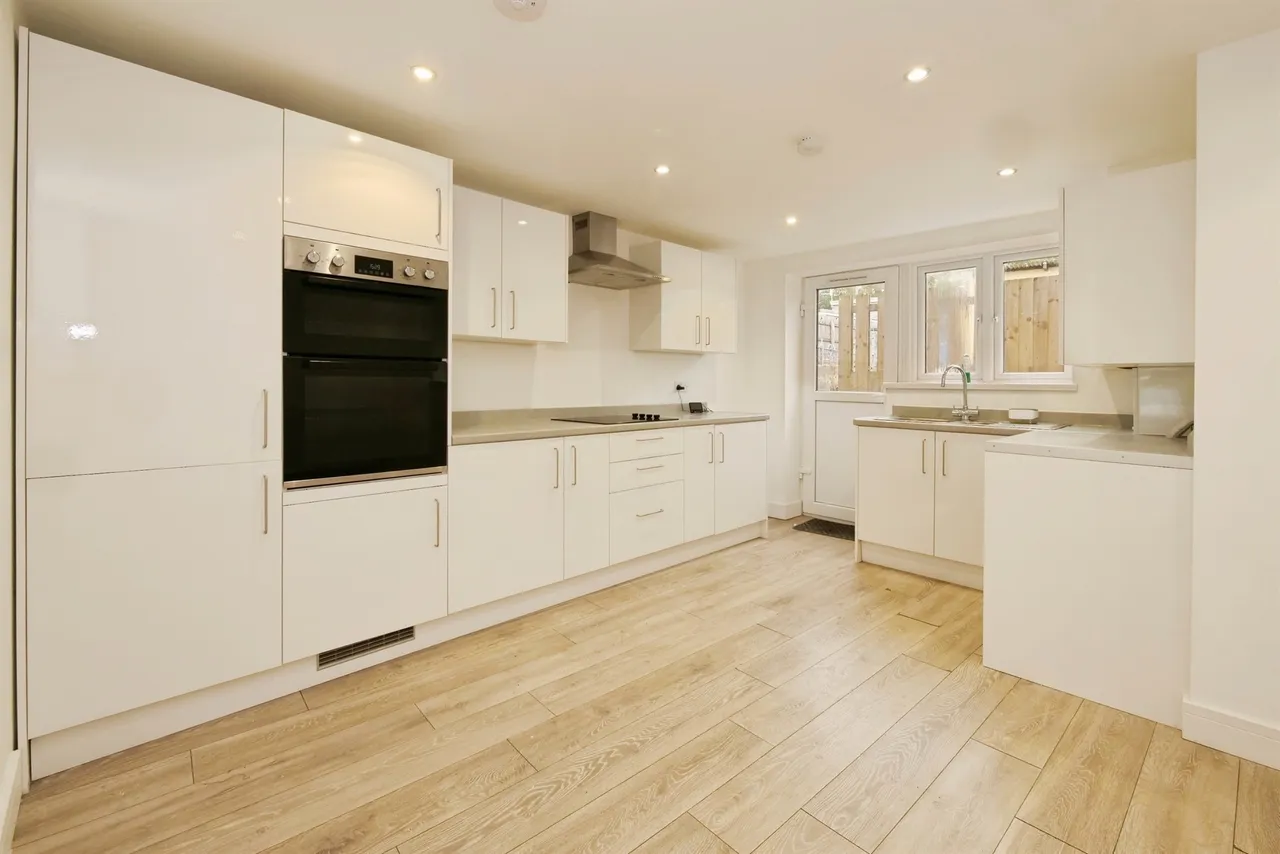 New Road, Bridgend, CF33, photo 8