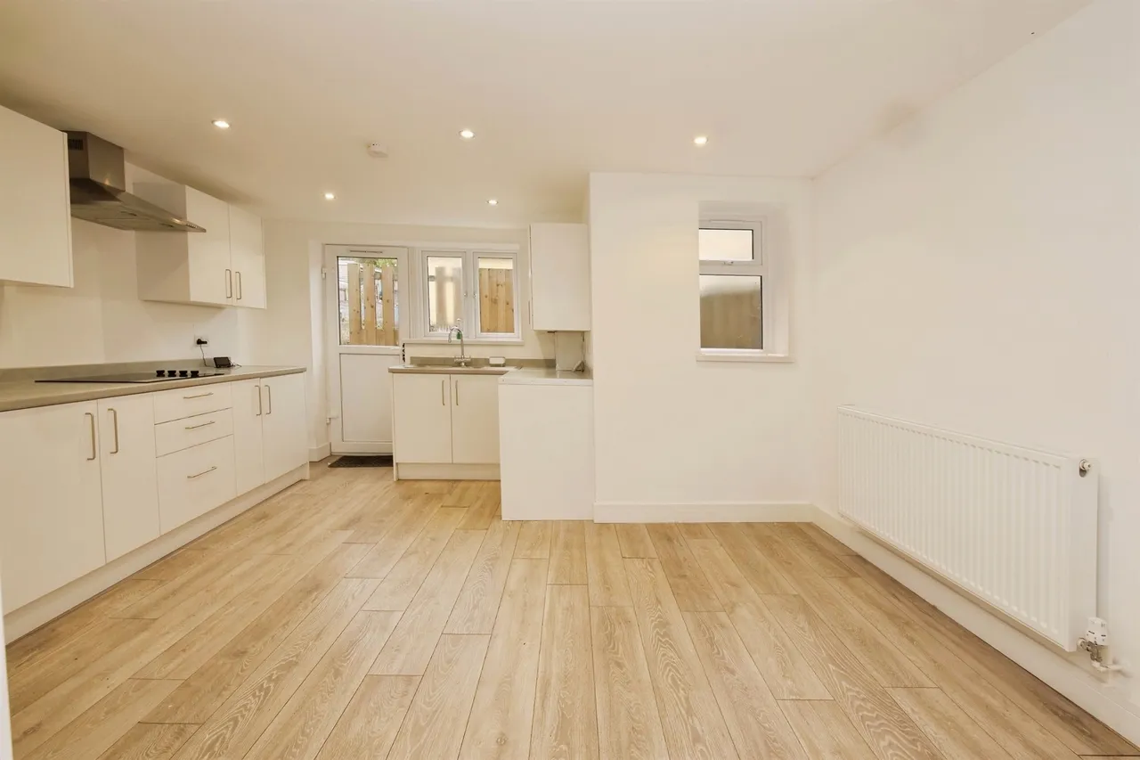New Road, Bridgend, CF33, photo 7