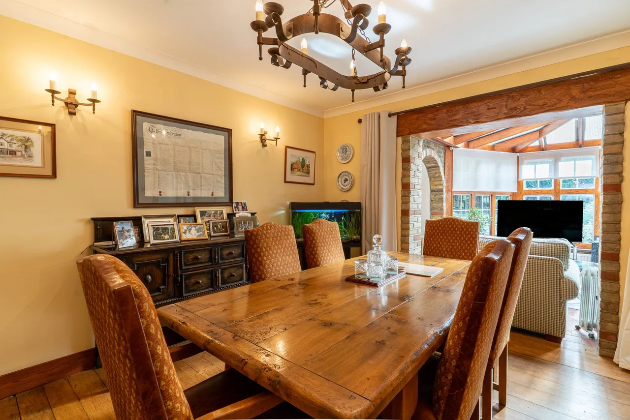 Parkway, Gidea Park, RM2, photo 8