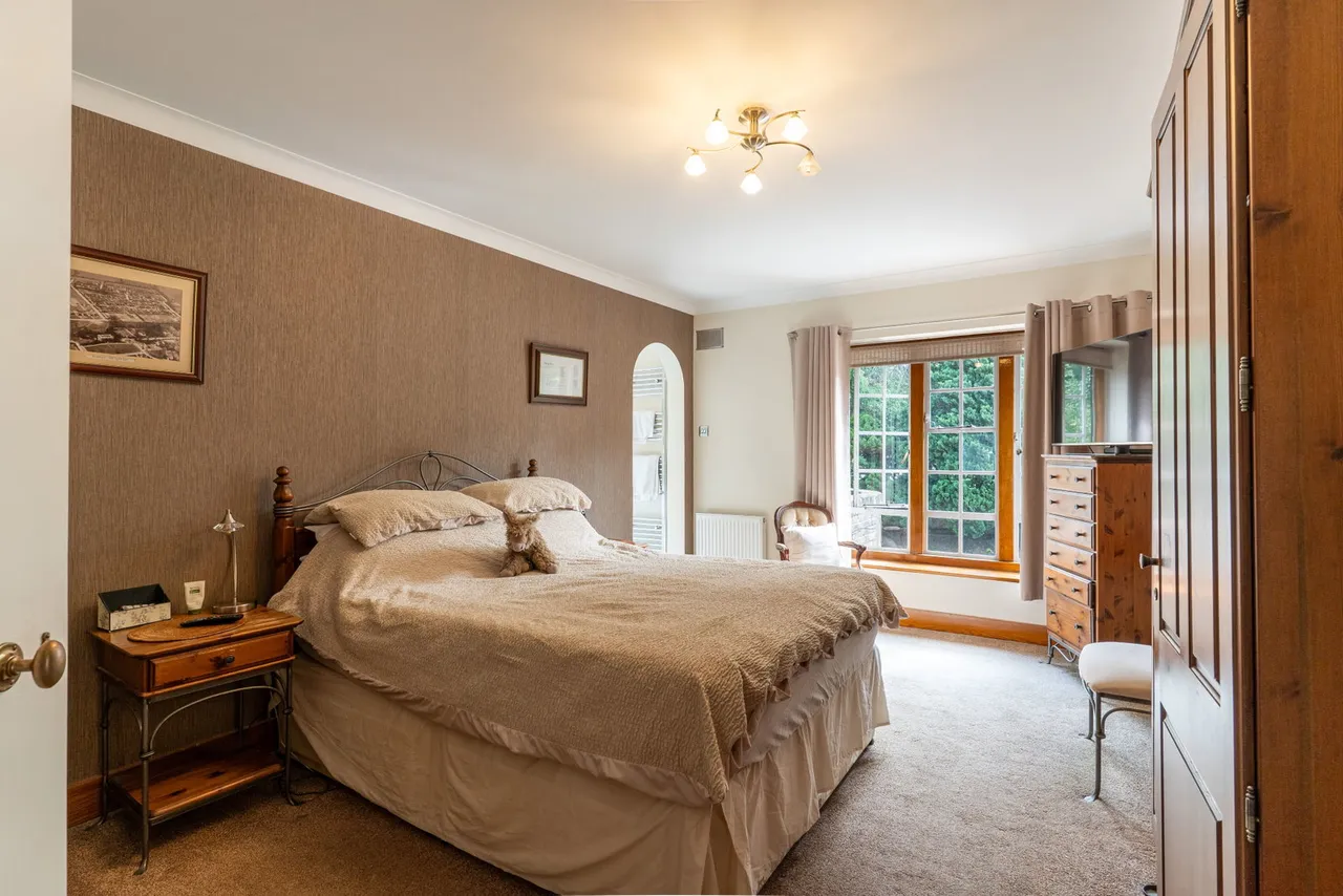 Parkway, Gidea Park, RM2, photo 17