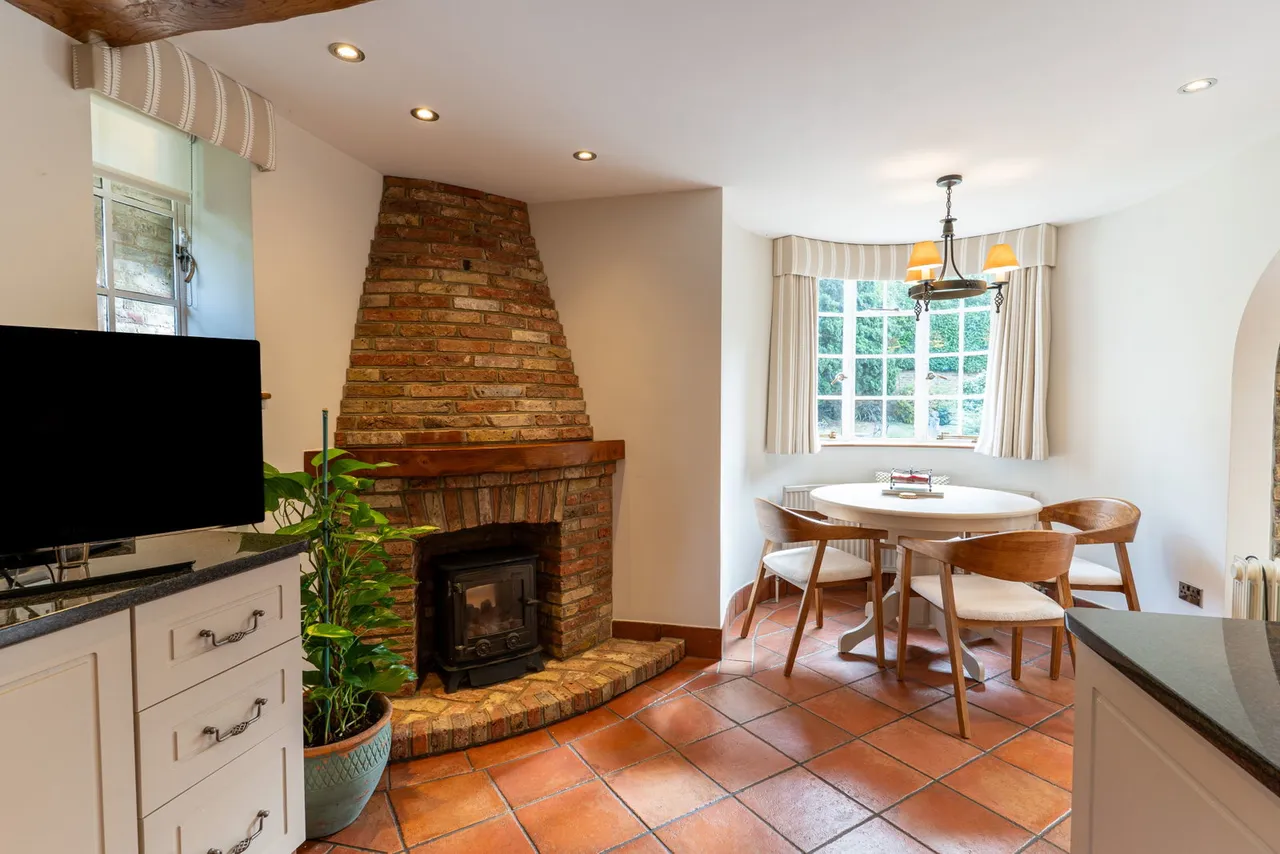 Parkway, Gidea Park, RM2, photo 15