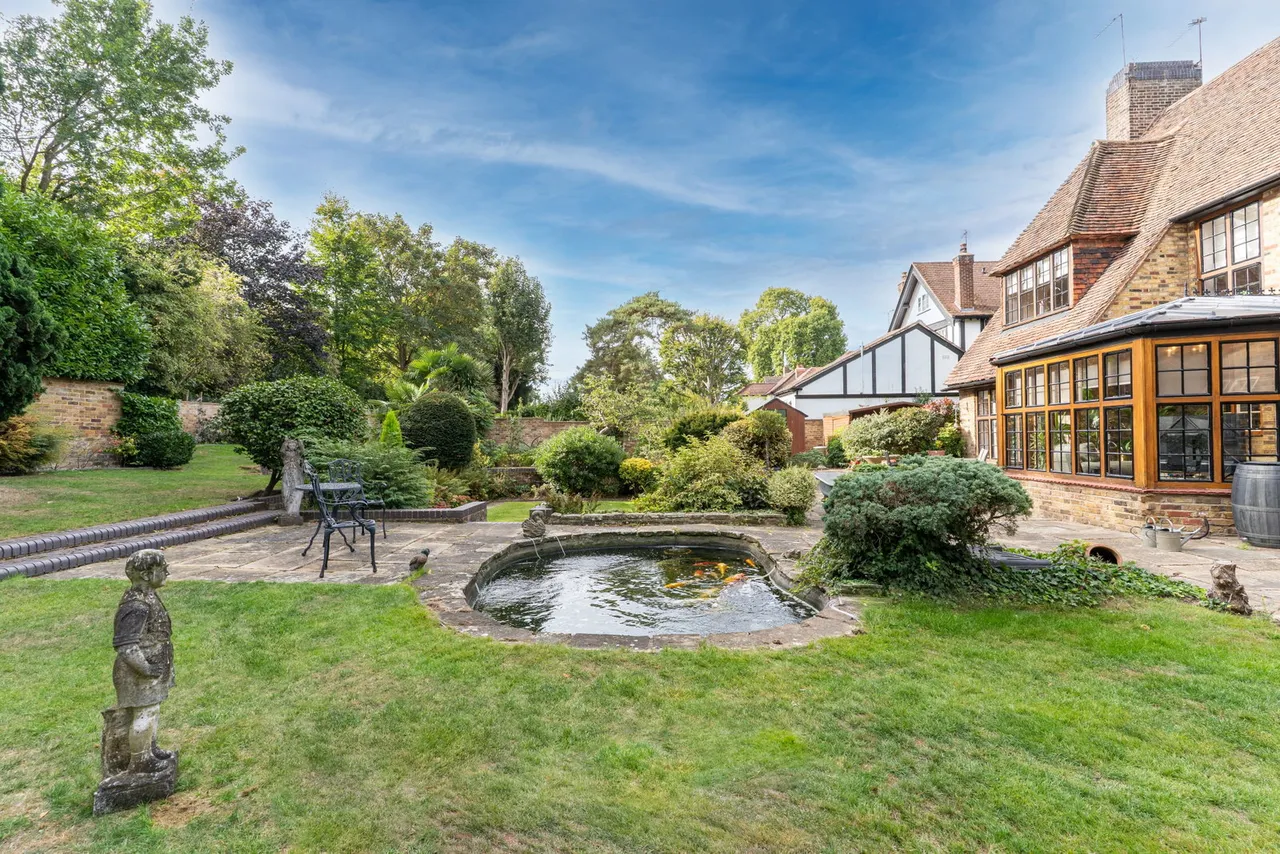 Parkway, Gidea Park, RM2, photo 34