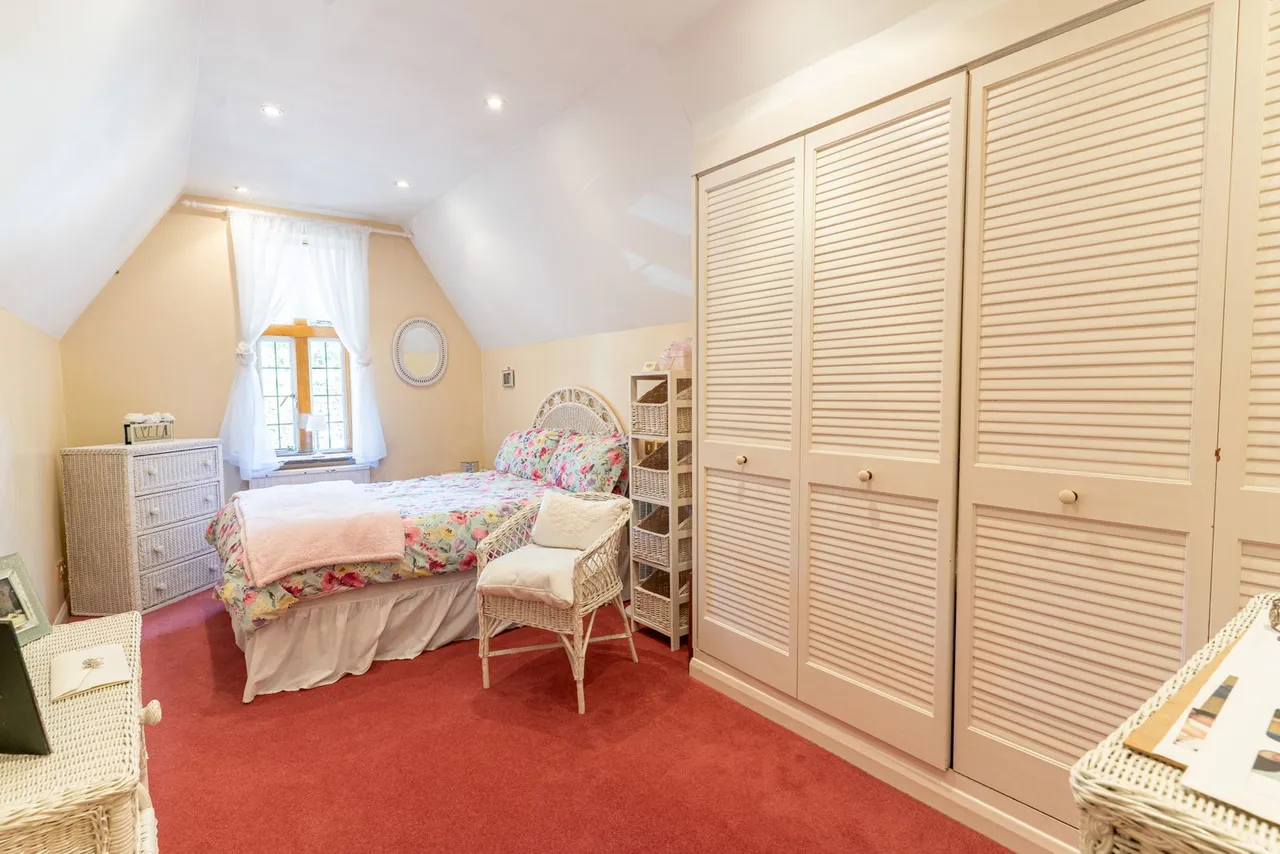 Parkway, Gidea Park, RM2, photo 28