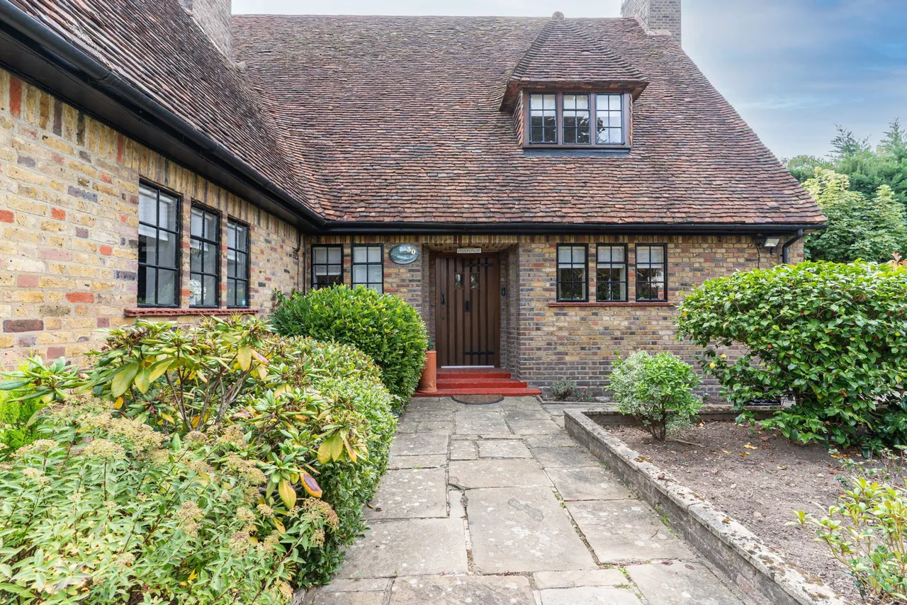 Parkway, Gidea Park, RM2, photo 40
