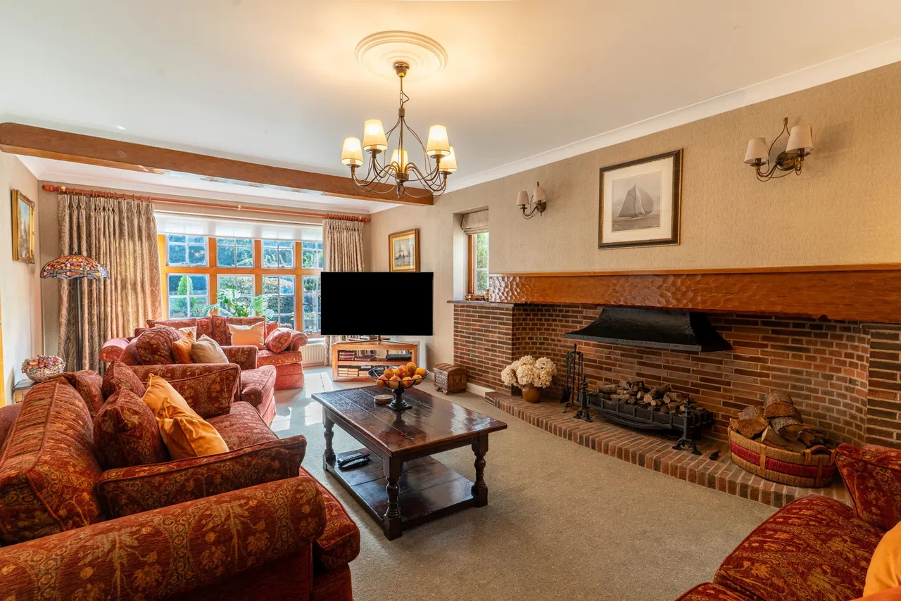 Parkway, Gidea Park, RM2, photo 9