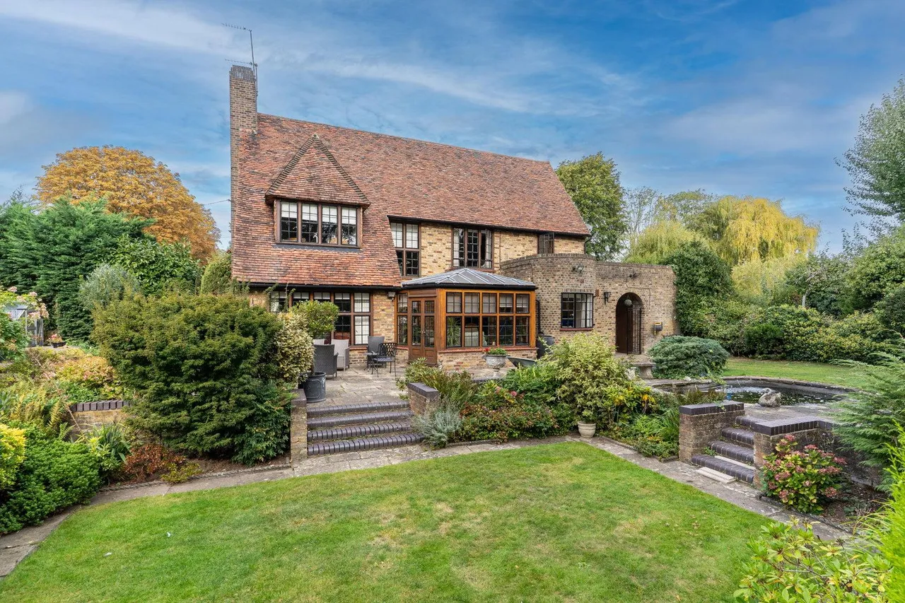 4 bed house for sale, Parkway, Gidea Park, RM2