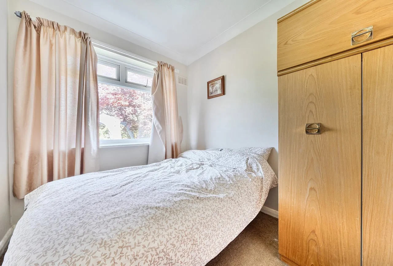 Woodroyd Avenue, Horley, RH6 7EF, photo 6