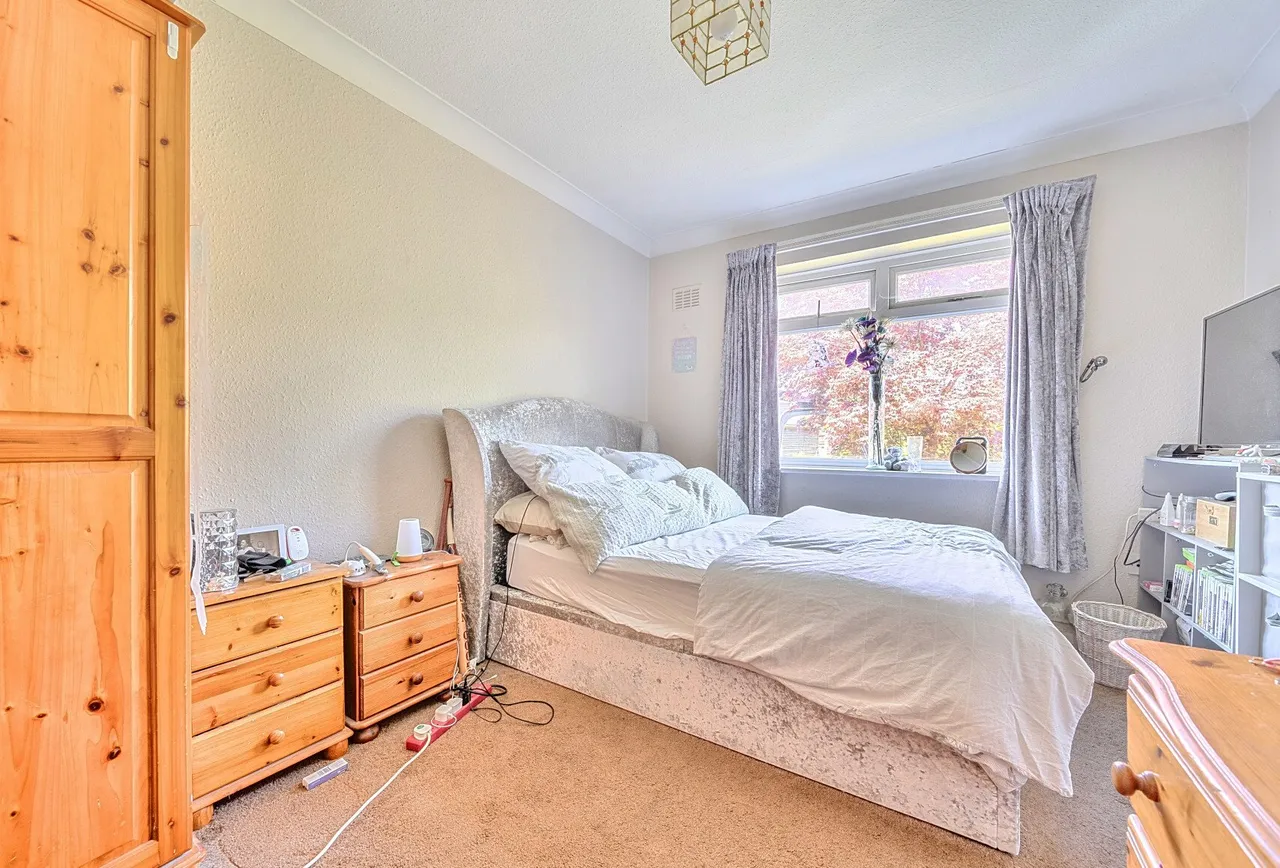 Woodroyd Avenue, Horley, RH6 7EF, photo 9