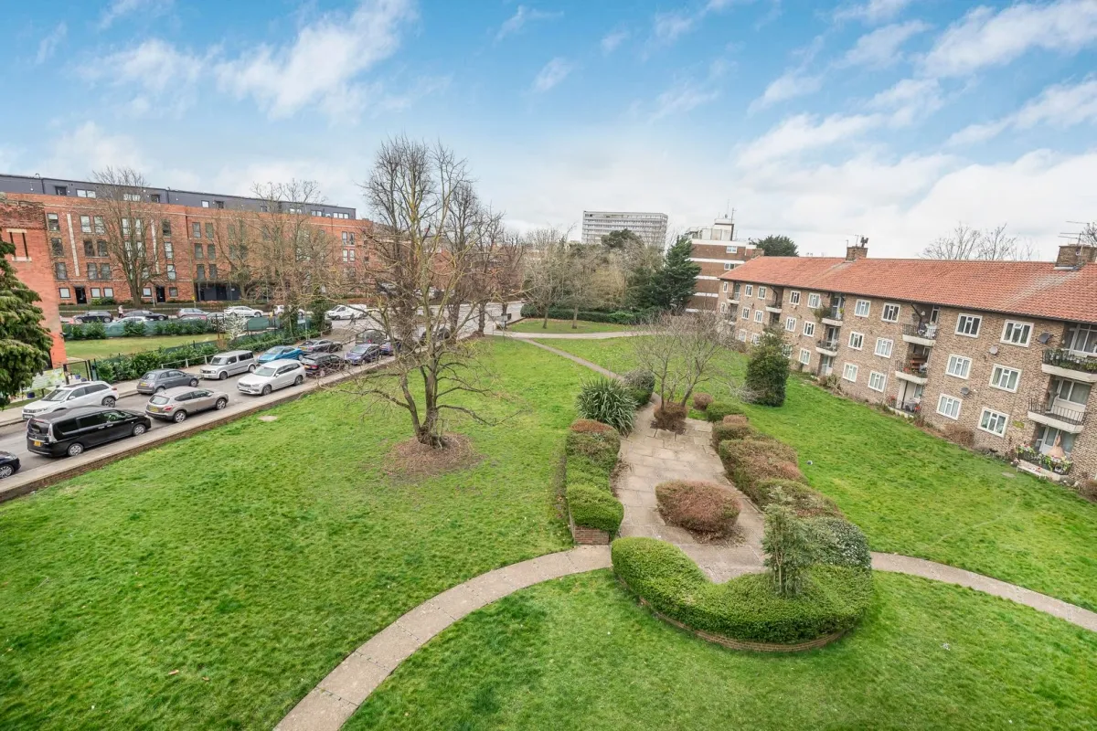 Oakleigh Park North, London, N20, photo 13