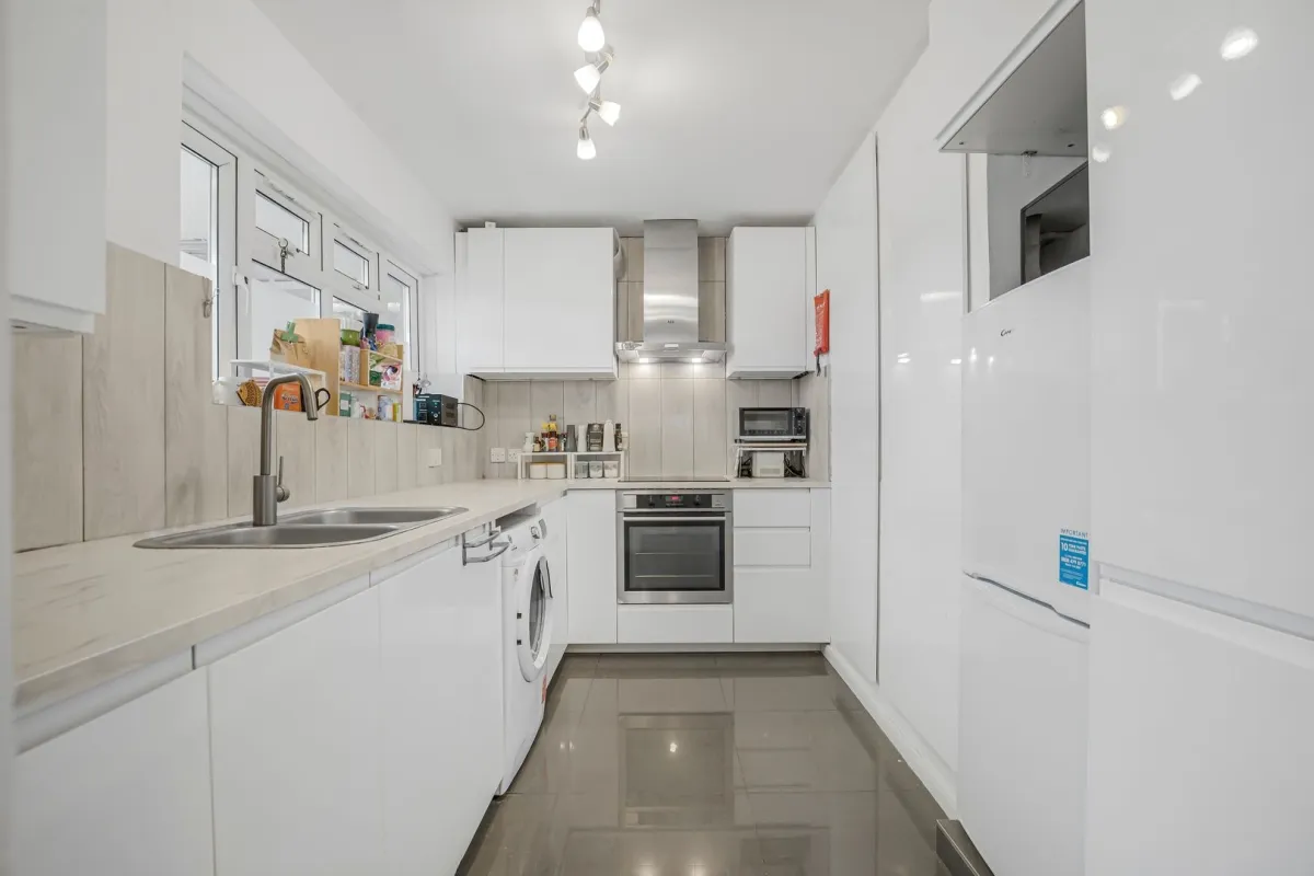 Oakleigh Park North, London, N20, photo 5