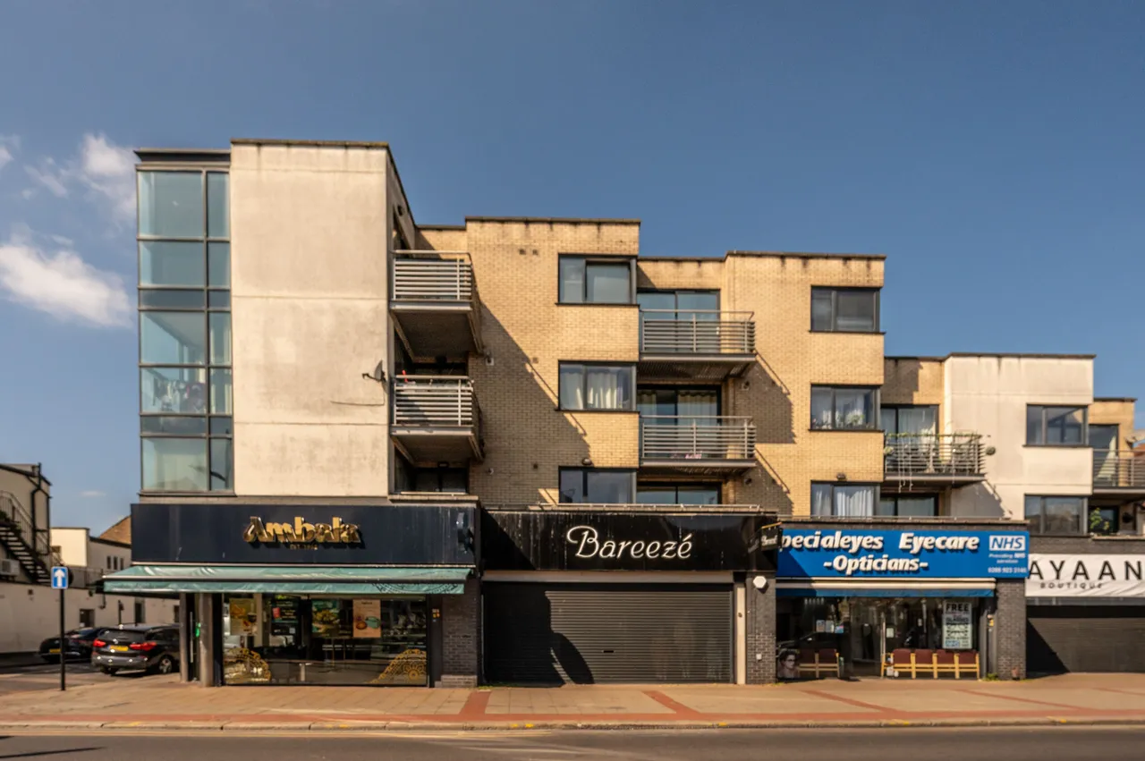 Flat 9, Metro House, 98-122 Green Street, London, photo 9
