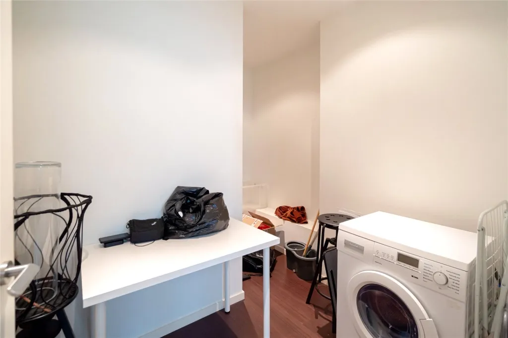 Baltimore Wharf, Crossharbour, E14, photo 11