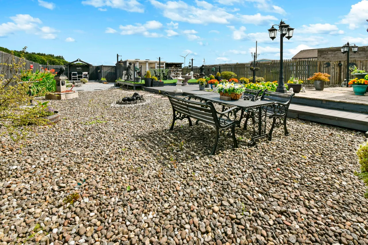 Harthill Road, Bathgate, photo 3